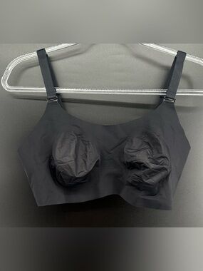 KNIX WEAR black no wire, non Padded nylon spandex Bra. Size 4